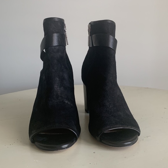 Donald J Pliner Greco Black Open-Toe Bootie - Picture 6 of 12